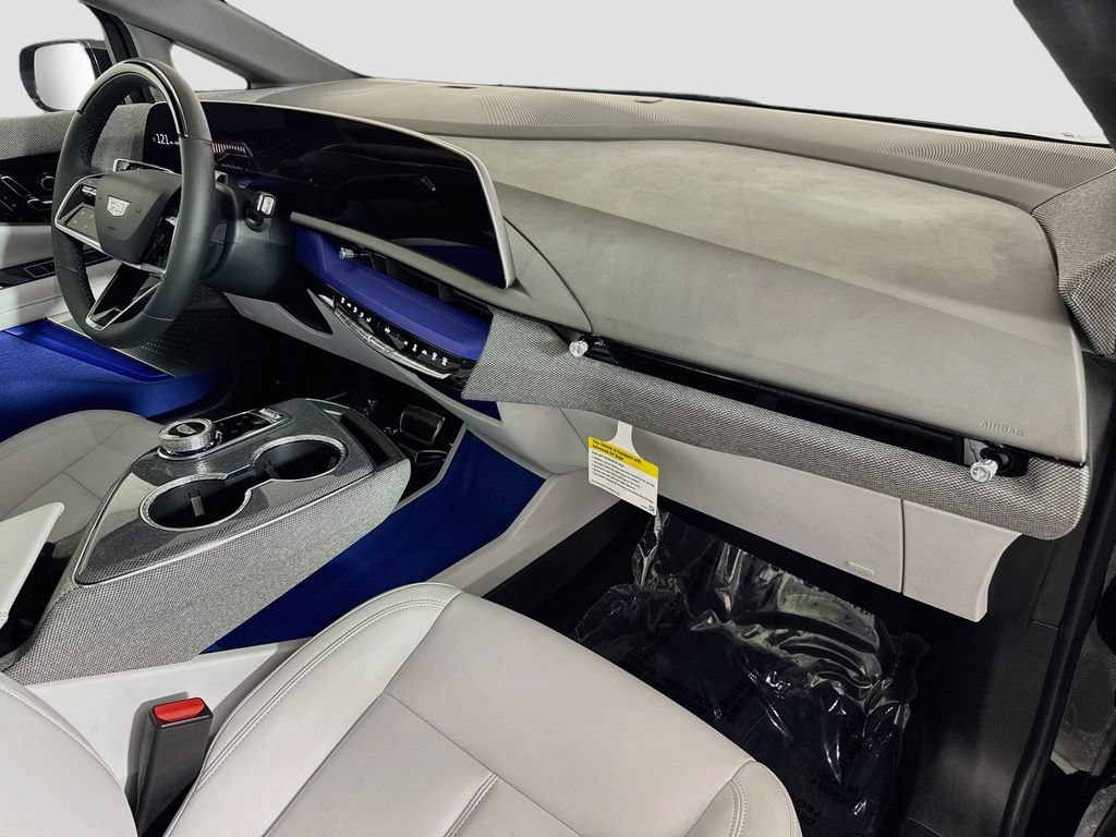 Certified 2025 Cadillac Optiq Sport 1 AWD/4WD image 30