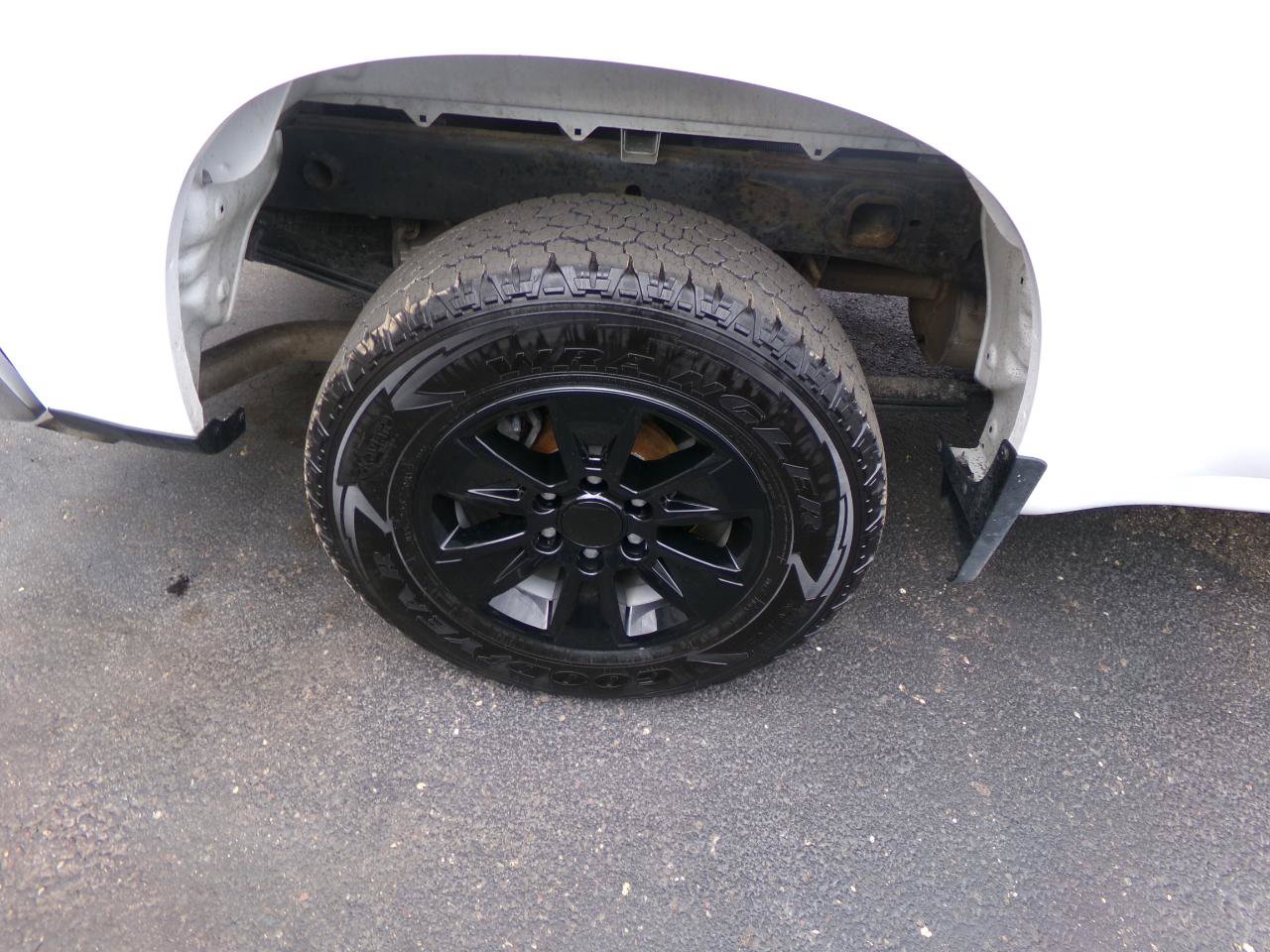 Used 2022 Chevrolet Silverado 1500 LT AWD/4WD image 43
