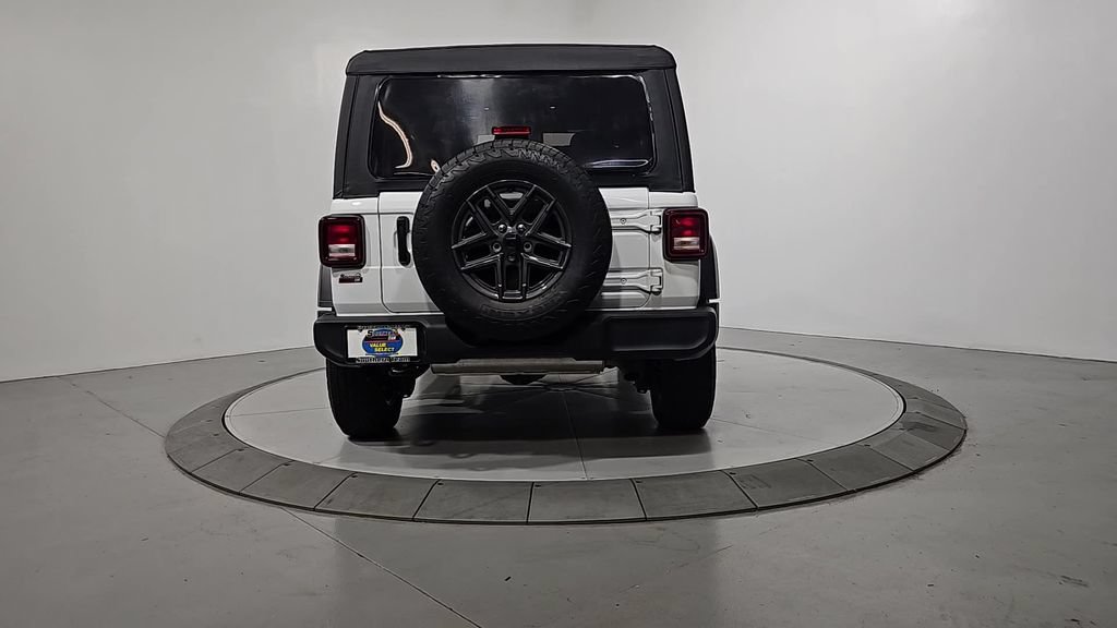 Used 2025 Jeep Wrangler Sport AWD/4WD image 4