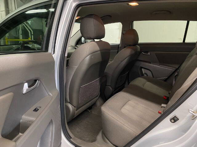 Used 2011 Kia Sportage LX w/ Convenience Pkg FWD image 13