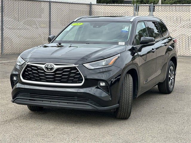 Used 2022 Toyota Highlander XLE image 8