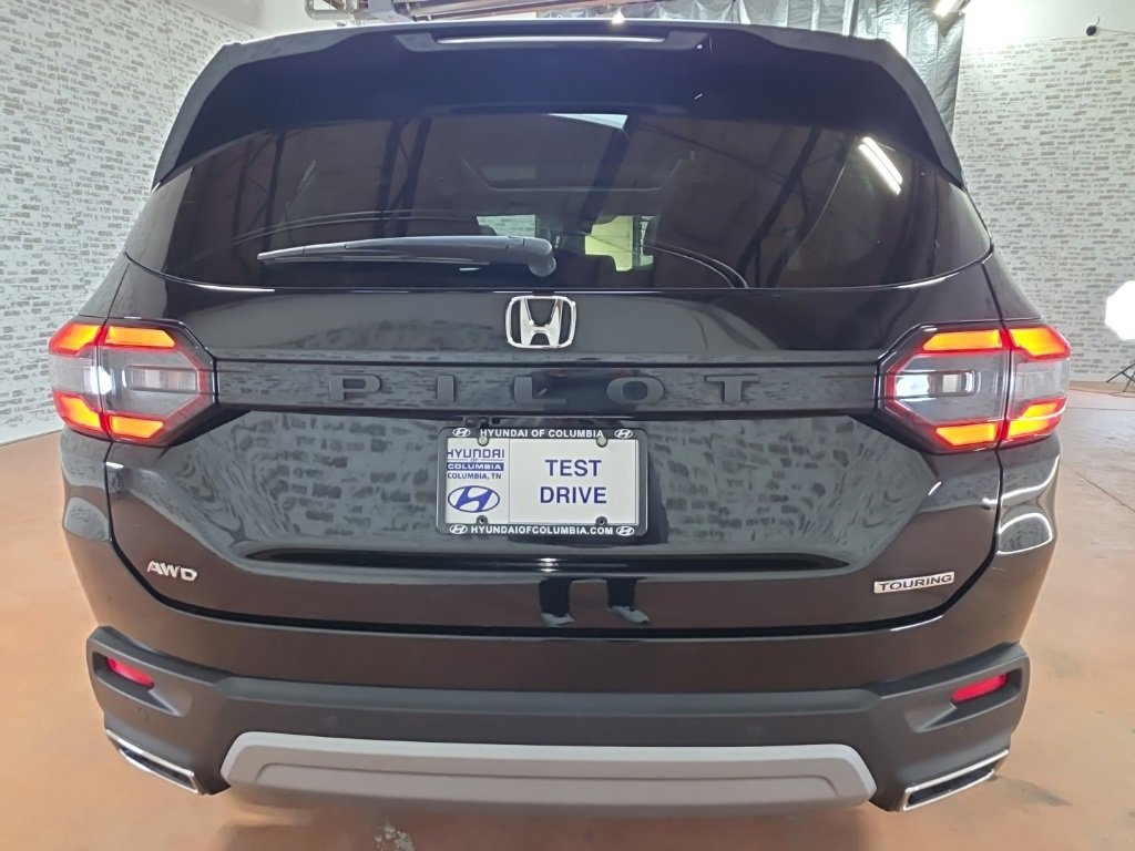 Used 2023 Honda Pilot Touring image 5