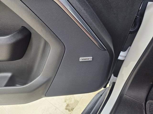Used 2025 GMC Yukon XL Denali AWD/4WD image 28