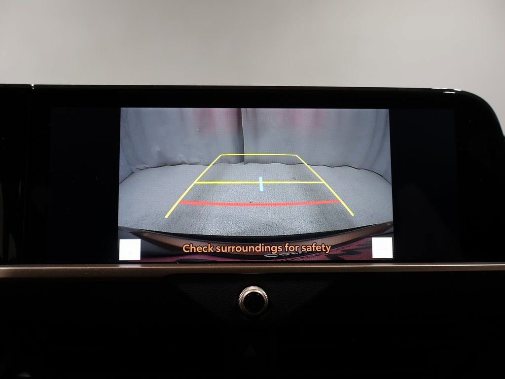 Used 2025 Toyota Crown Signia image 27