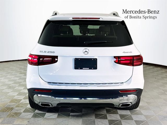 Used 2026 Mercedes-Benz GLB 250 4MATIC image 6