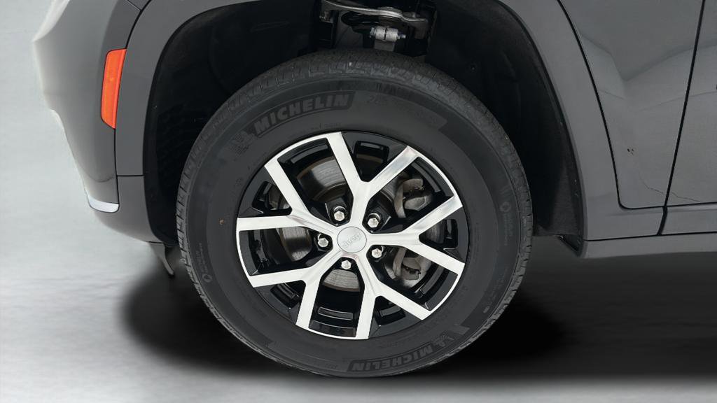 Used 2023 Jeep Grand Cherokee L Limited AWD/4WD image 9