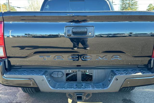 Certified 2018 Toyota Tacoma TRD Off-Road image 16