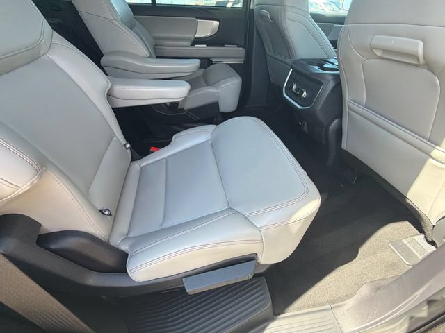 Used 2025 Ford Expedition Active AWD/4WD image 15