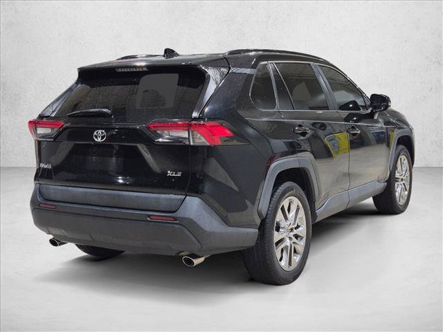 Used 2021 Toyota RAV4 XLE Premium FWD image 5