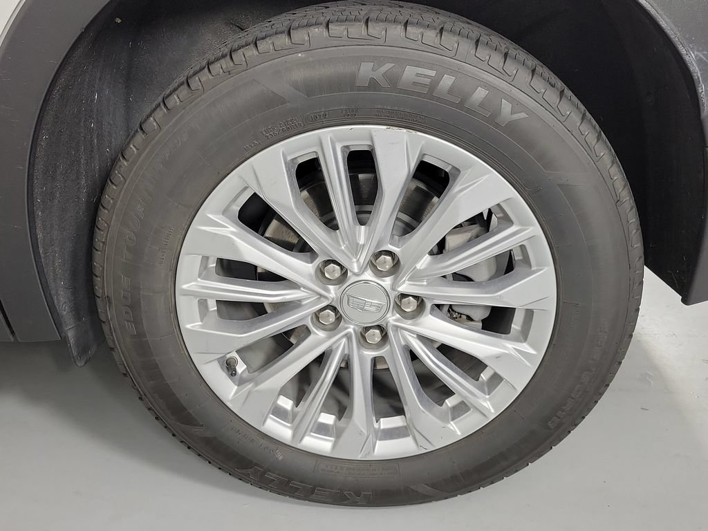Certified 2024 Cadillac XT4 Luxury w/ Cold Weather Package FWD image 10