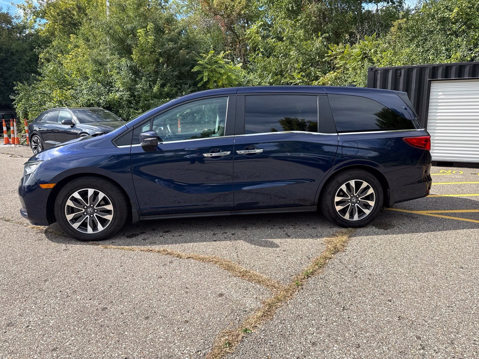 Used 2024 Honda Odyssey EX-L image 2