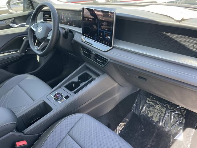 New 2026 Volkswagen Tiguan SE FWD image 29