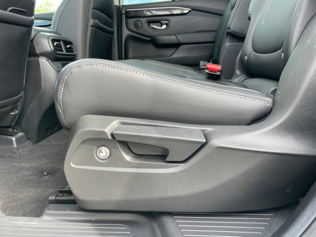 Certified 2025 Honda Pilot Touring image 40
