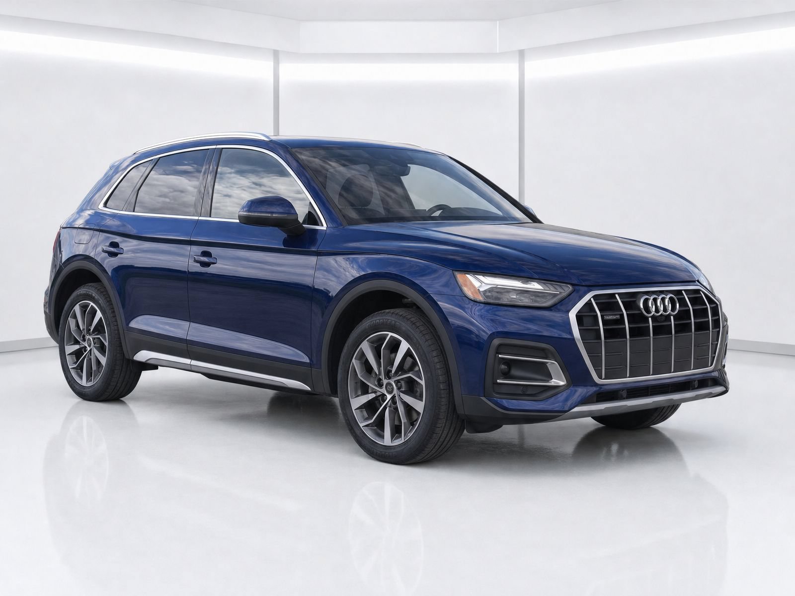 Certified 2021 Audi Q5 2.0T Premium Plus w/ Premium Plus Package AWD/4WD image 2
