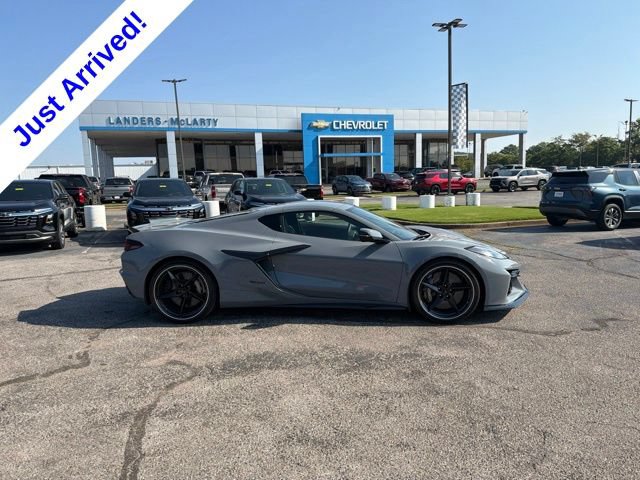 Used 2025 Chevrolet Corvette E-Ray w/ Stealth Interior Trim Package AWD/4WD image 2