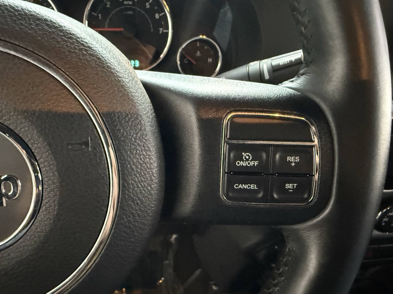 Used 2014 Jeep Wrangler Rubicon w/ Power Convenience Group AWD/4WD image 19