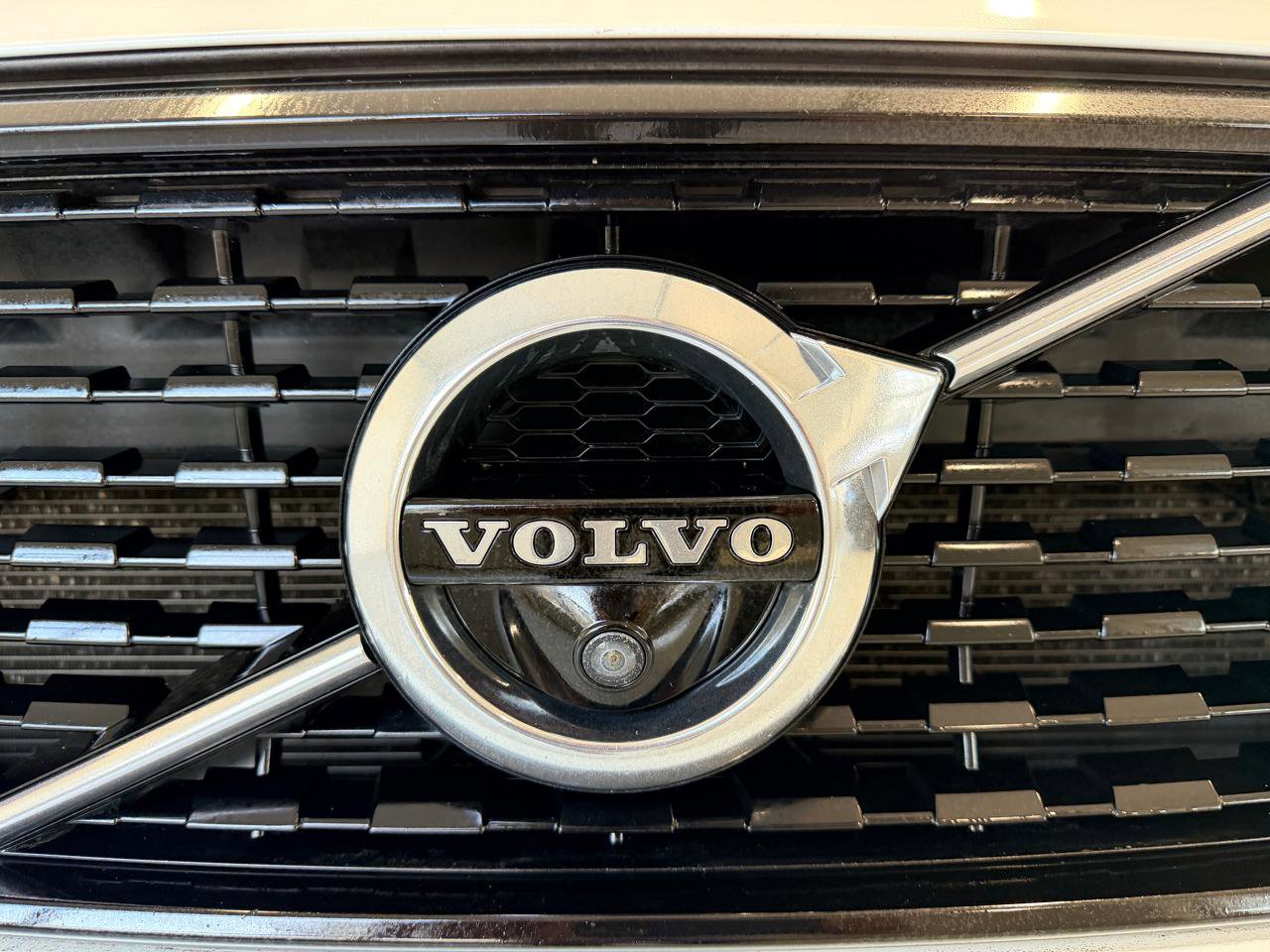 Used 2021 Volvo XC40 T4 R-Design w/ Advanced Package image 14