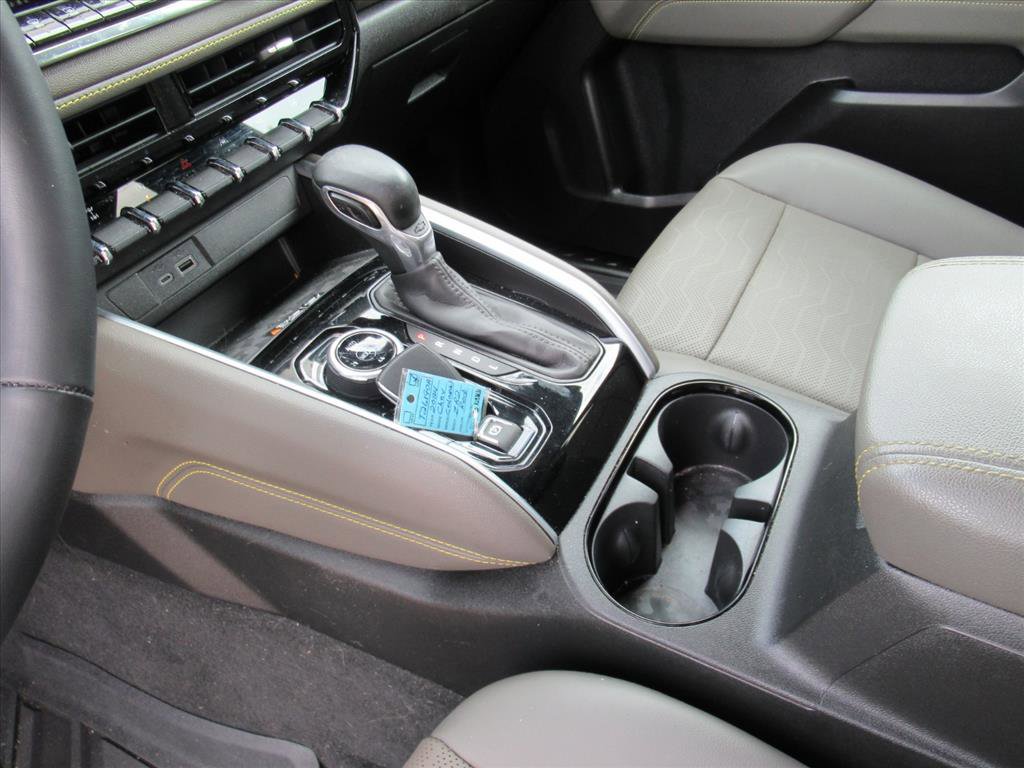 Used 2024 Chevrolet Colorado ZR2 w/ ZR2 Convenience Package III image 16