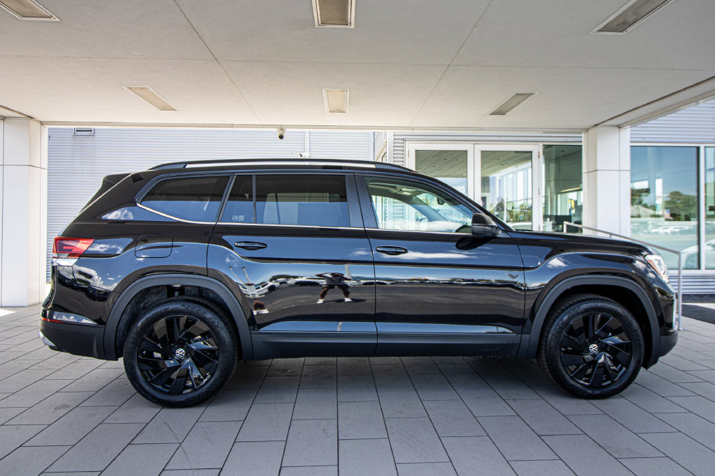 New 2026 Volkswagen Atlas SE FWD image 3