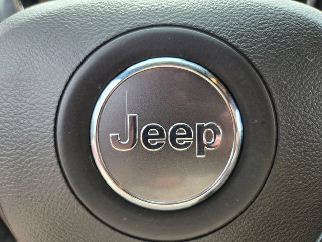 Used 2021 Jeep Grand Cherokee Freedom Edition AWD/4WD image 36