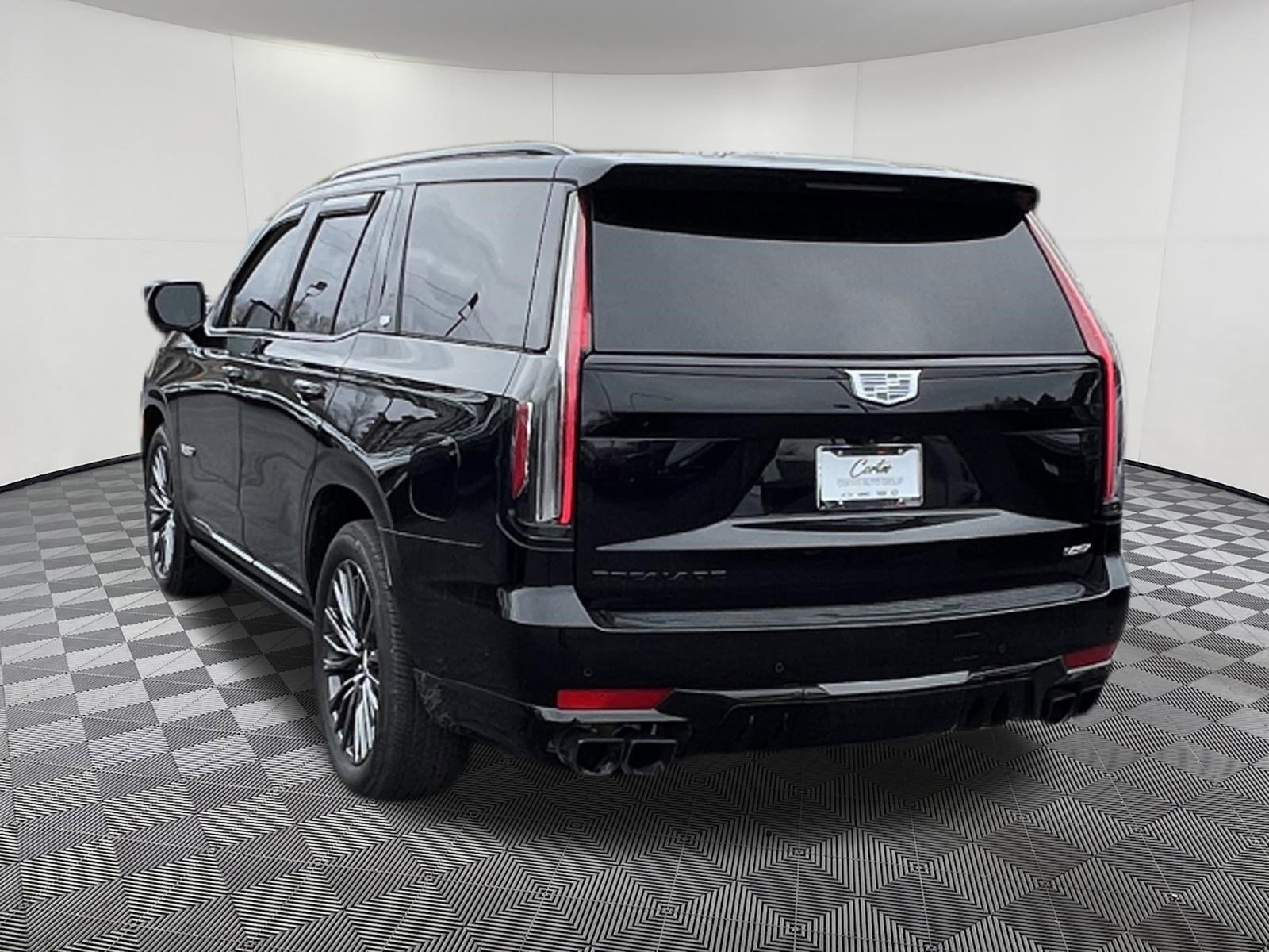 Used 2024 Cadillac Escalade V w/ LPO, ONYX Package AWD/4WD image 4