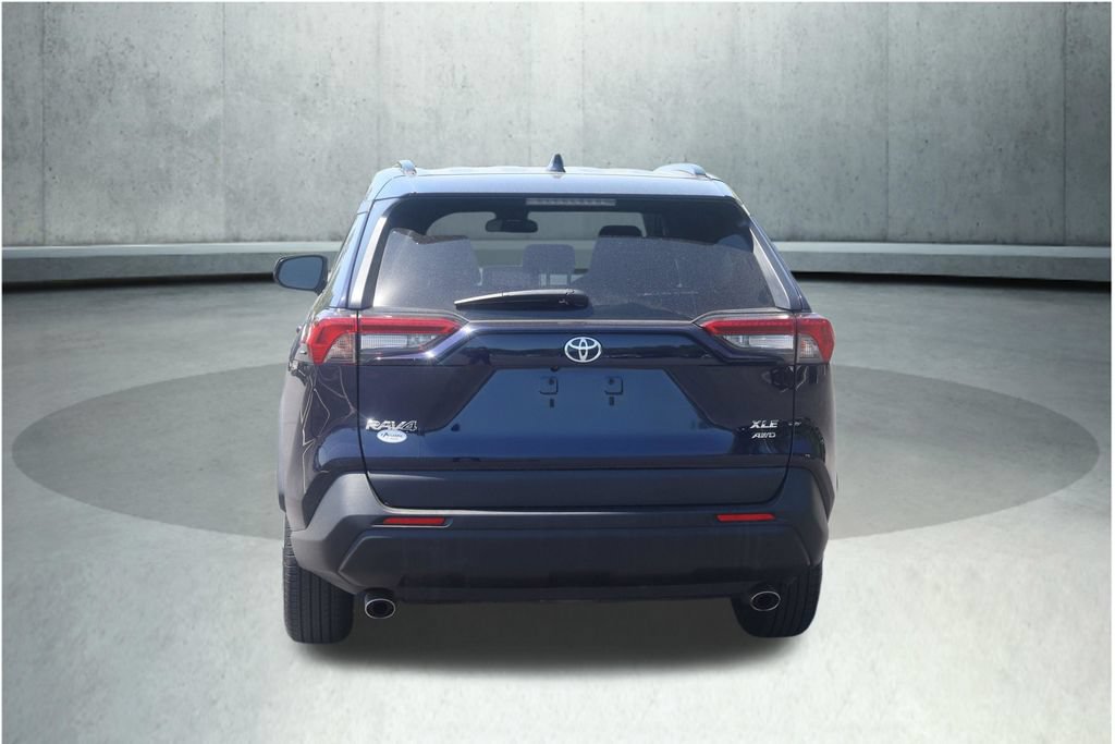 Used 2025 Toyota RAV4 XLE AWD/4WD image 12
