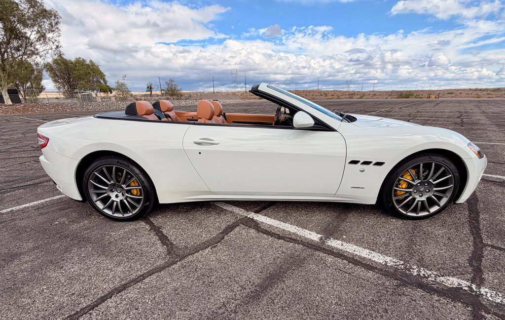 Used 2014 Maserati GranTurismo Convertible RWD image 19