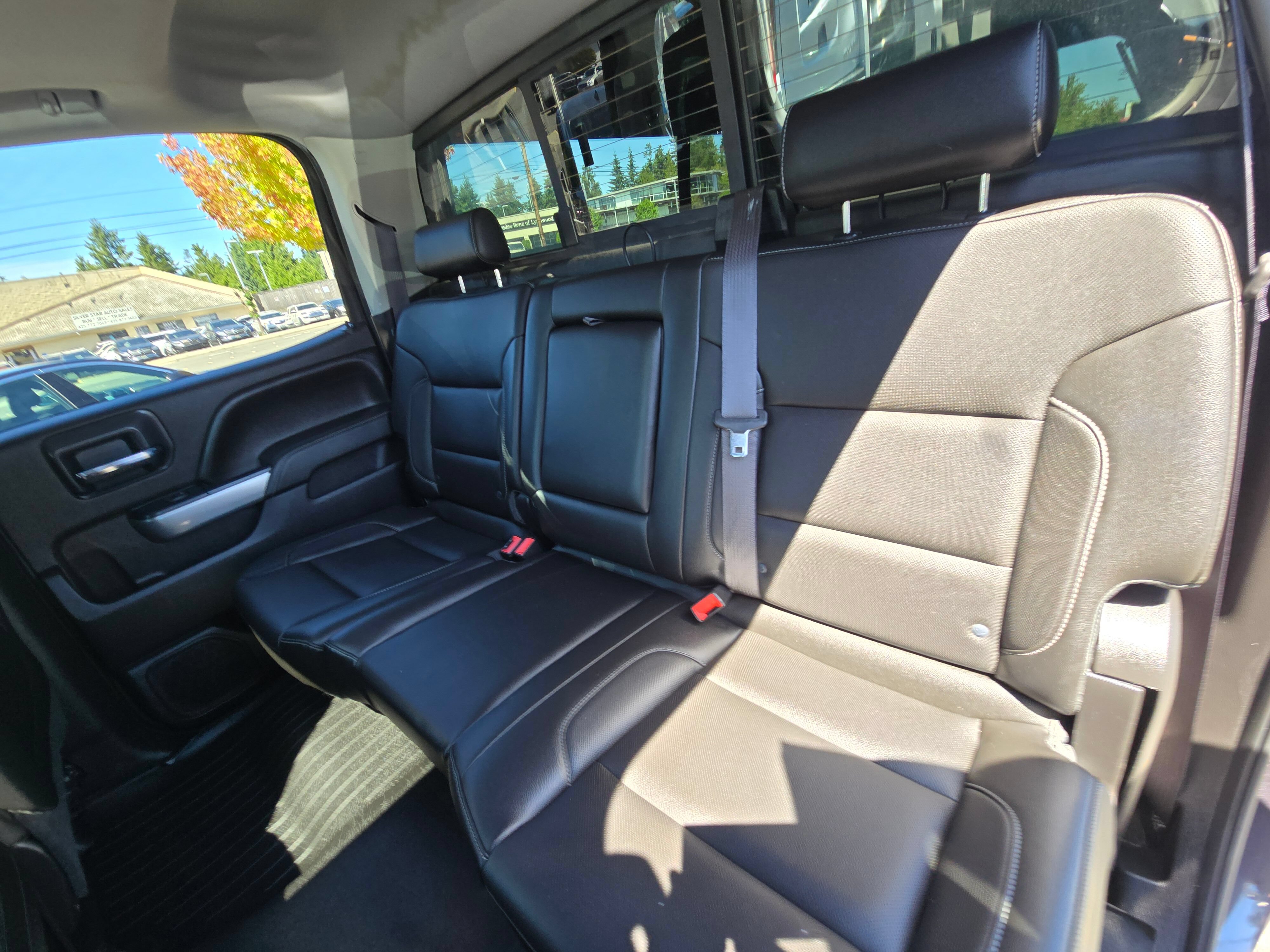 Used 2015 Chevrolet Silverado 1500 LTZ Z71 w/ LTZ Plus Package AWD/4WD image 17