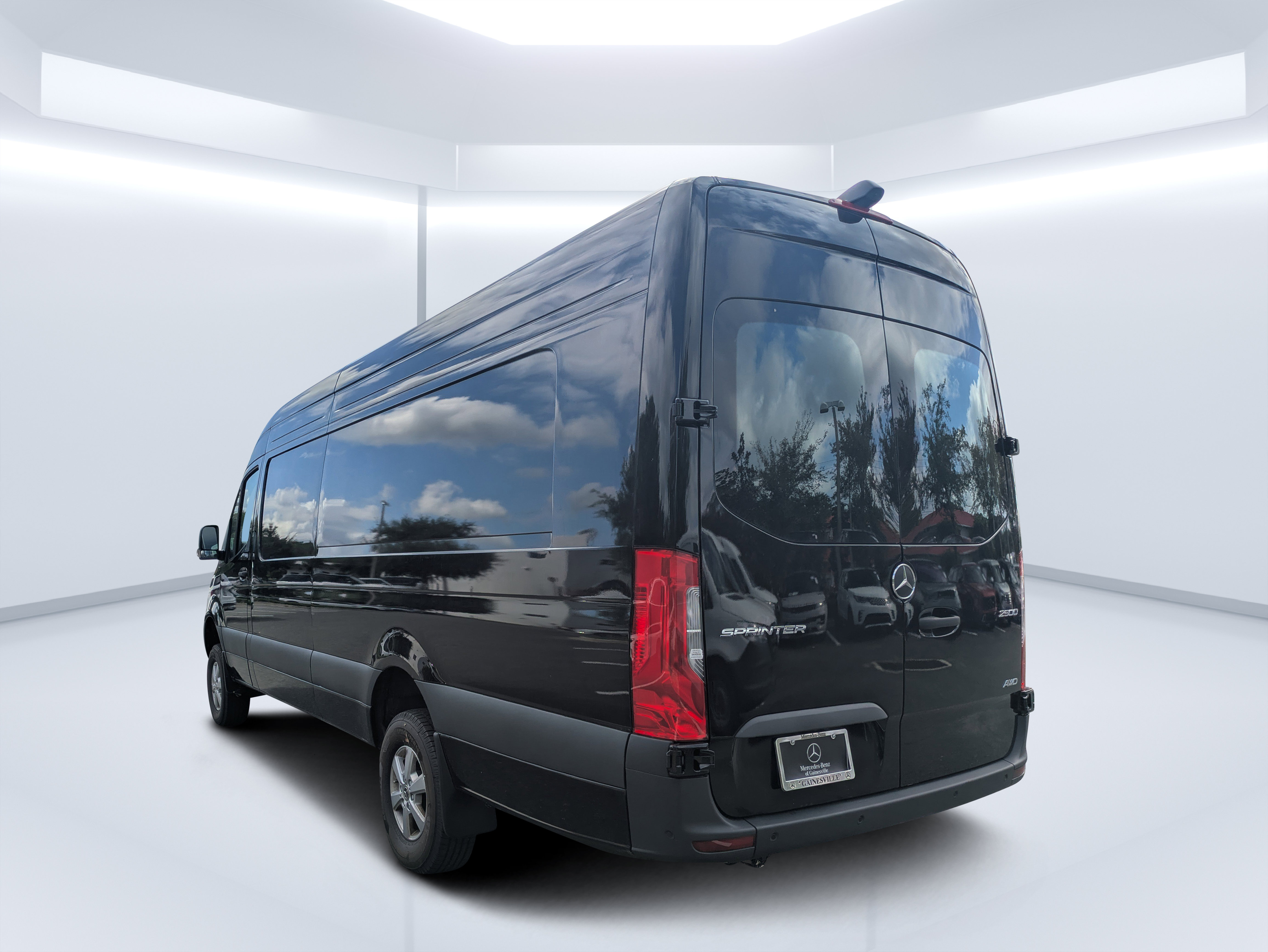 Used 2024 Mercedes-Benz Sprinter 2500 image 5