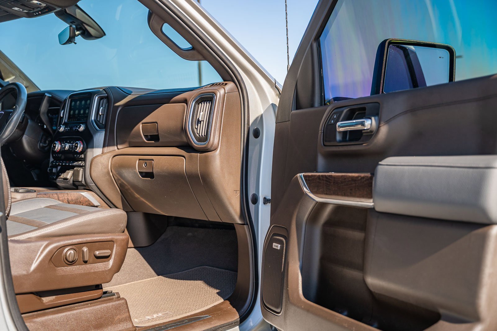 Used 2020 GMC Sierra 2500 Denali w/ Technology Package image 17