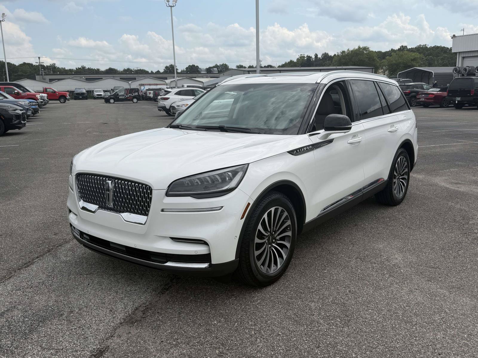 Used 2023 Lincoln Aviator Reserve w/ Elements Package Plus RWD image 5