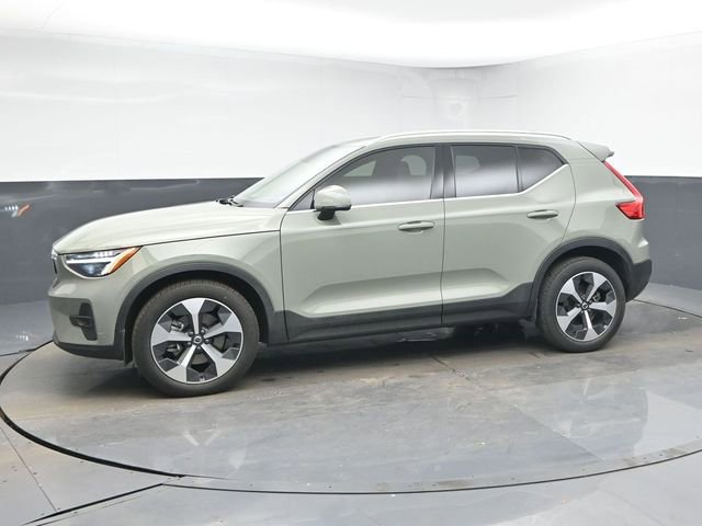 Used 2023 Volvo XC40 B5 Plus w/ Protection Package Premier image 4