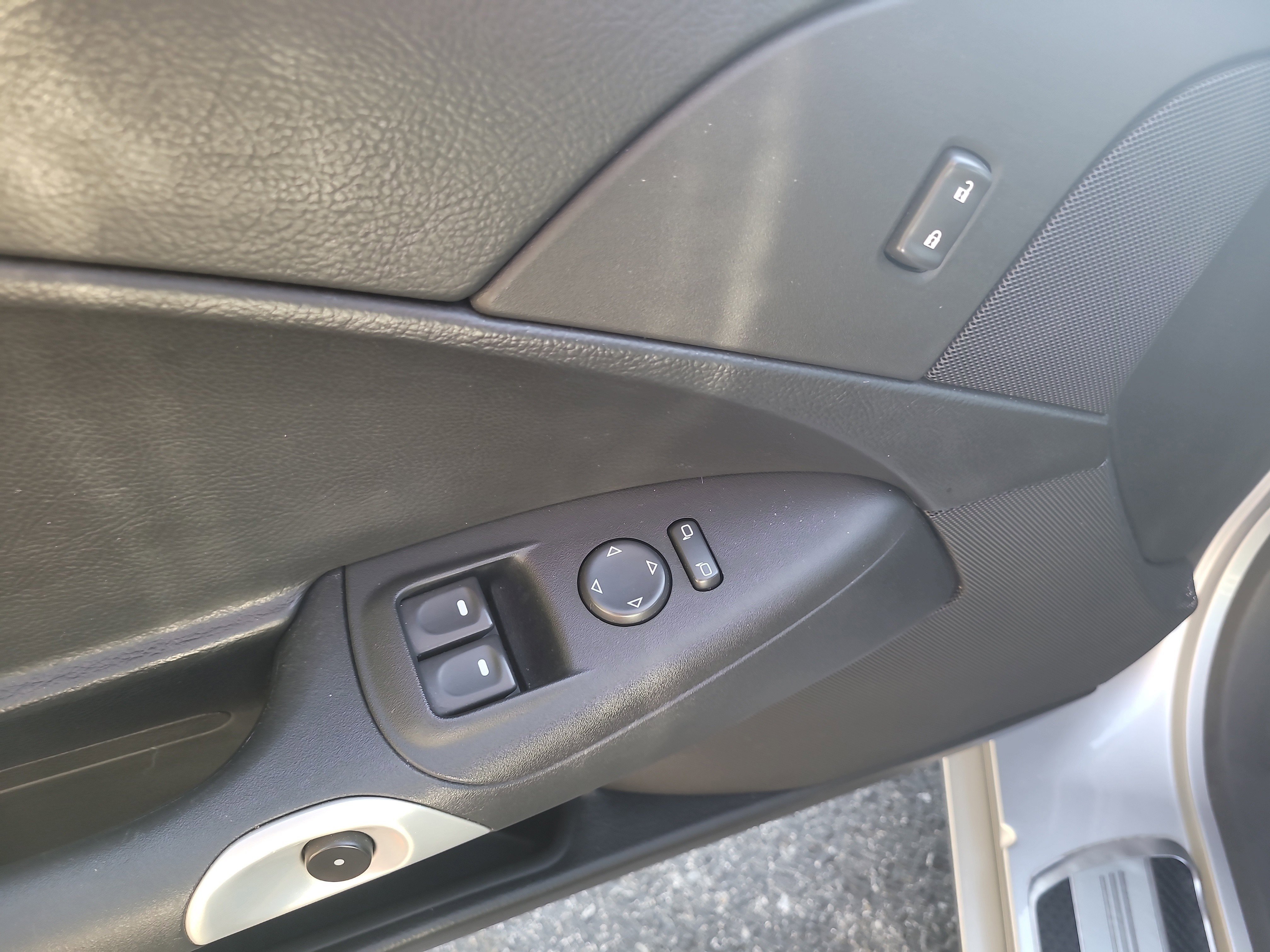 Used 2011 Chevrolet Corvette Coupe w/ Preferred Equipment Group RWD image 17