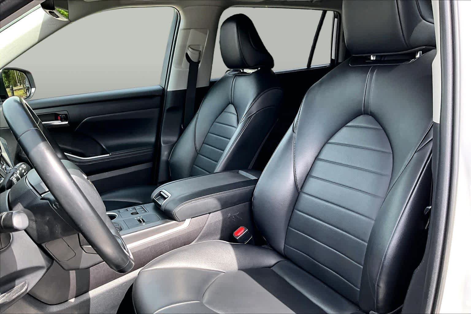 Used 2023 Toyota Highlander XLE FWD image 8