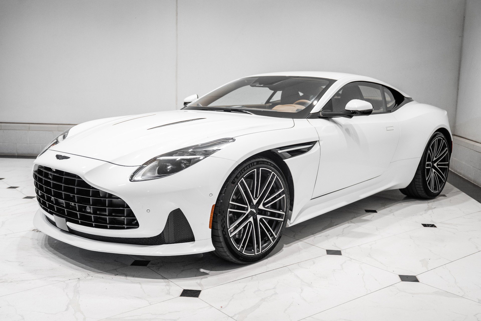 Used 2024 Aston Martin DB12 Coupe RWD image 40