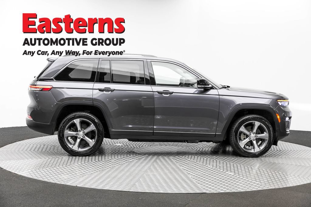 Used 2023 Jeep Grand Cherokee 4WD 4xe image 4
