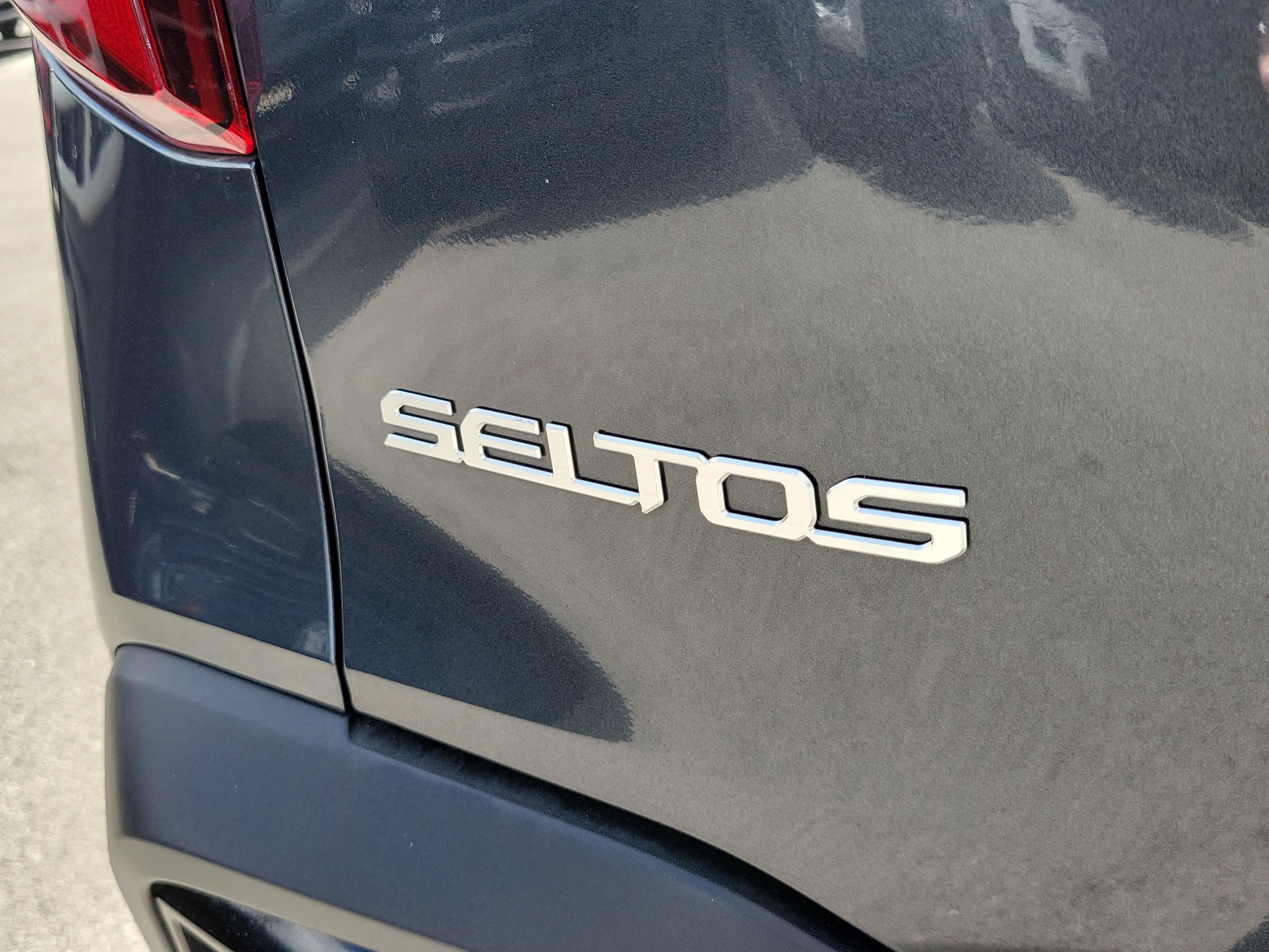 Used 2025 Kia Seltos S FWD image 29