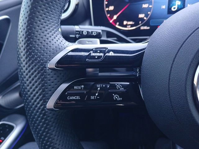 Used 2025 Mercedes-Benz GLC 350e 4MATIC image 25