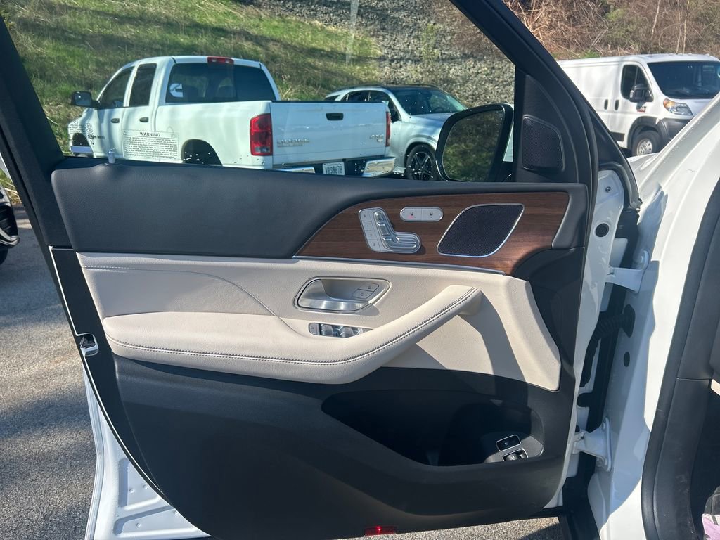 Certified 2025 Mercedes-Benz GLE 450e 4MATIC image 11