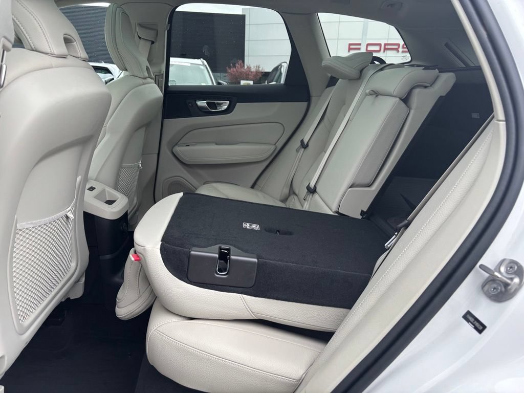 Used 2024 Volvo XC60 T8 Plus w/ Climate Package AWD/4WD image 22