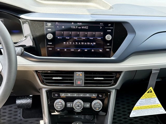 New 2024 Volkswagen Taos SE image 20