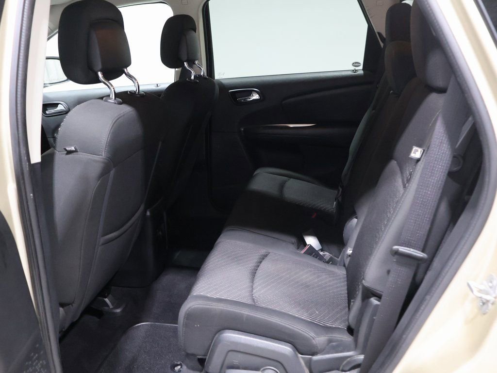 Used 2011 Dodge Journey Mainstreet w/ Flexible Seating Group image 19