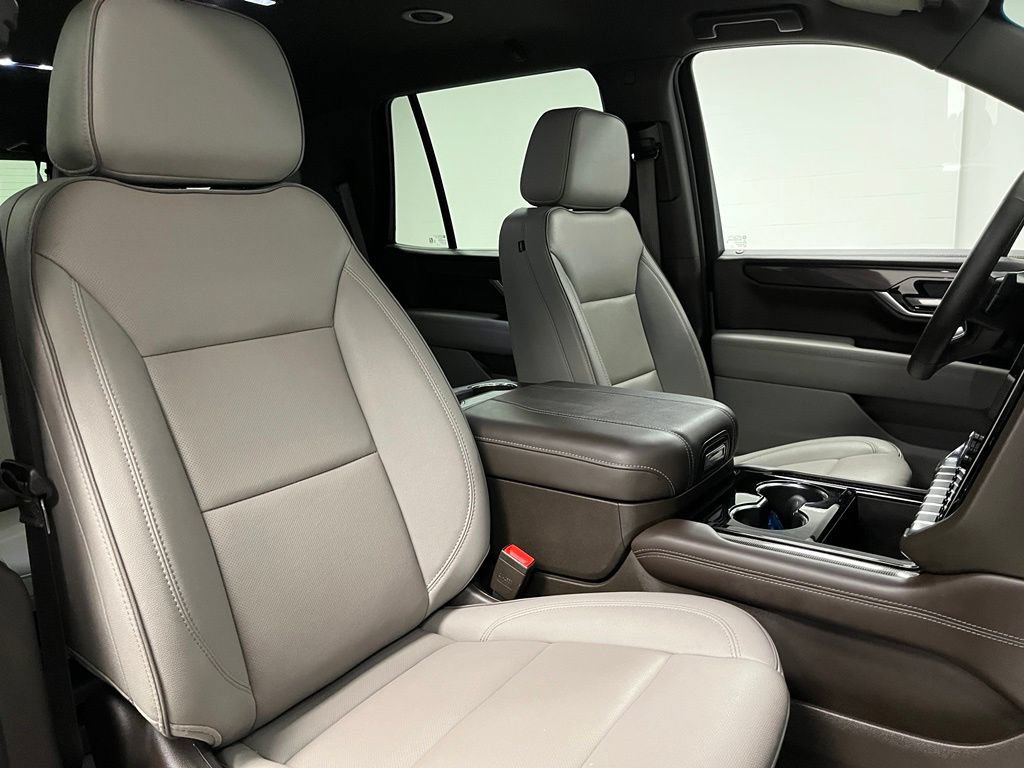 Used 2025 GMC Yukon Elevation AWD/4WD image 58