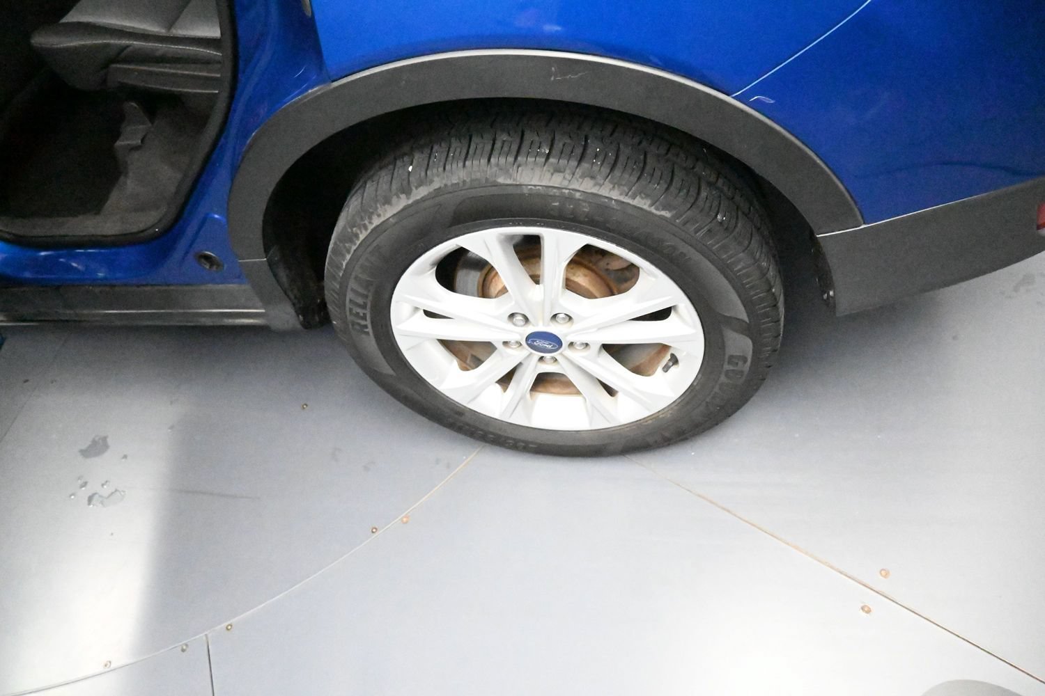 Used 2018 Ford Escape SE w/ SE Sync 3 Package FWD image 18