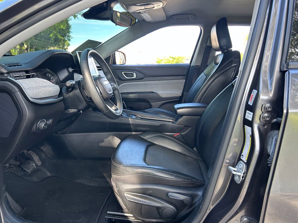 Used 2022 Jeep Compass Latitude FWD image 17