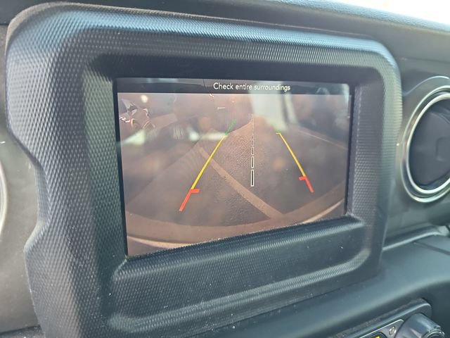 Used 2018 Jeep Wrangler Unlimited Sahara AWD/4WD image 25
