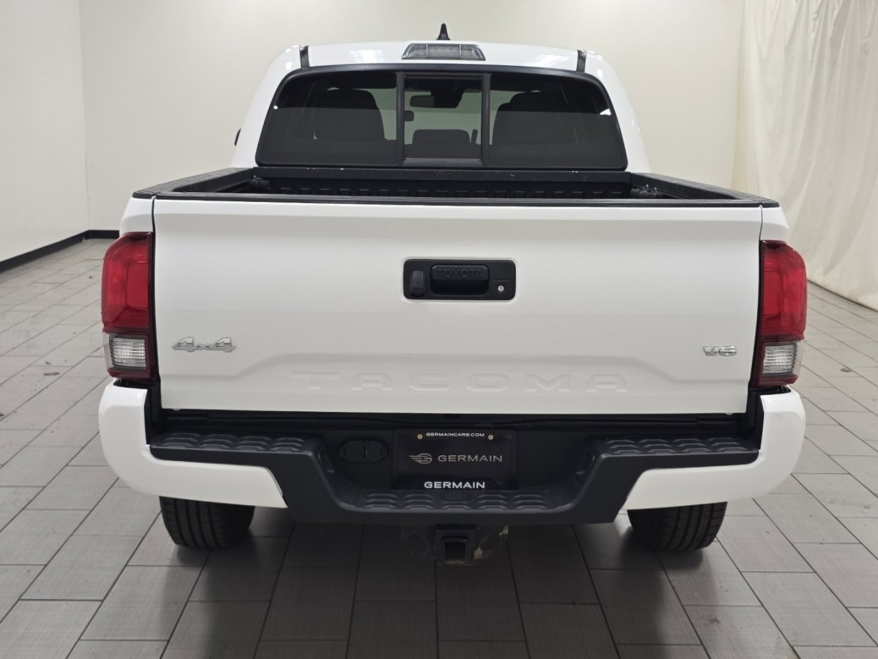 Certified 2023 Toyota Tacoma SR AWD/4WD image 18
