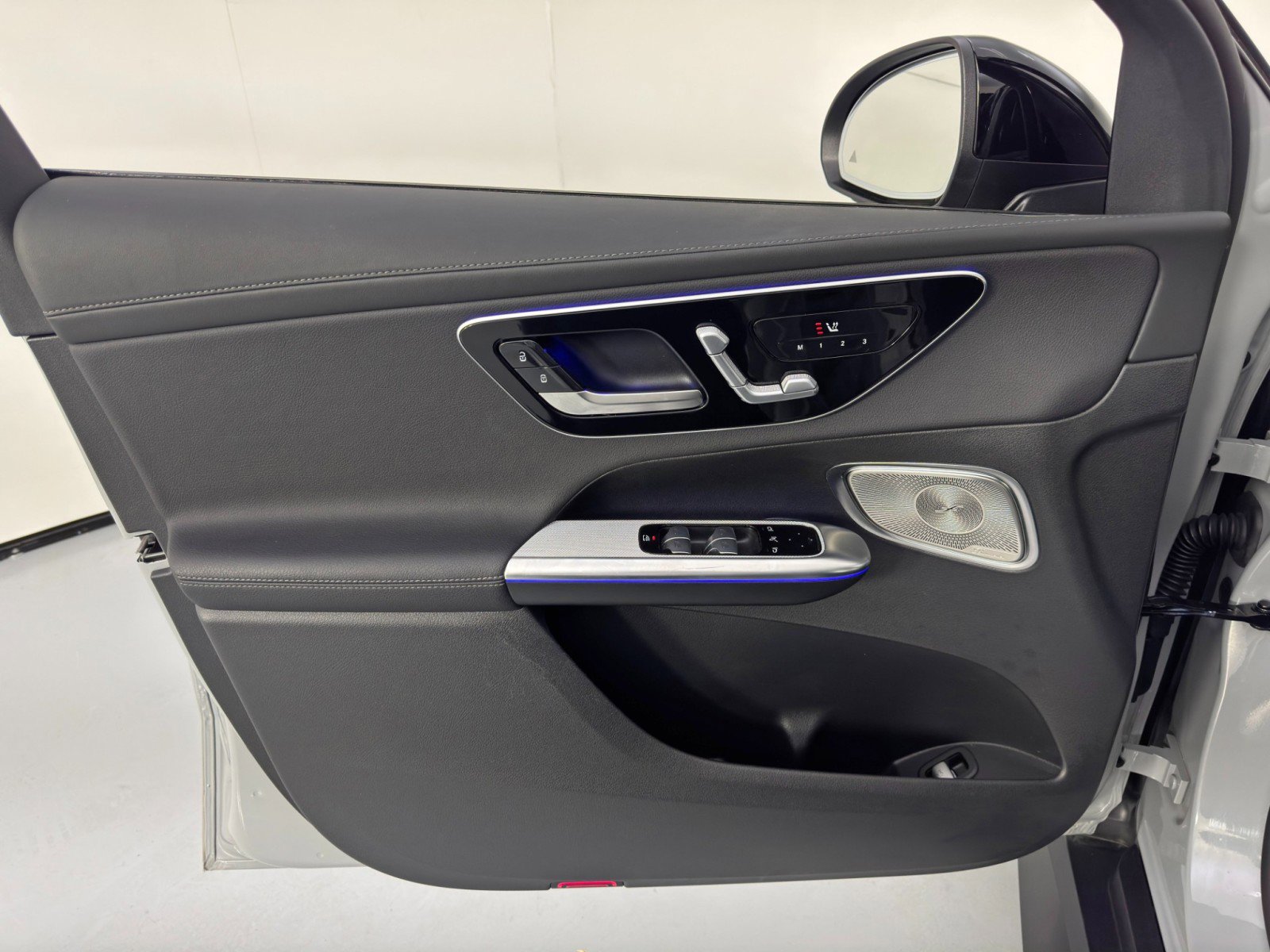 Used 2025 Mercedes-Benz GLC 300 4MATIC w/ AMG Line image 45