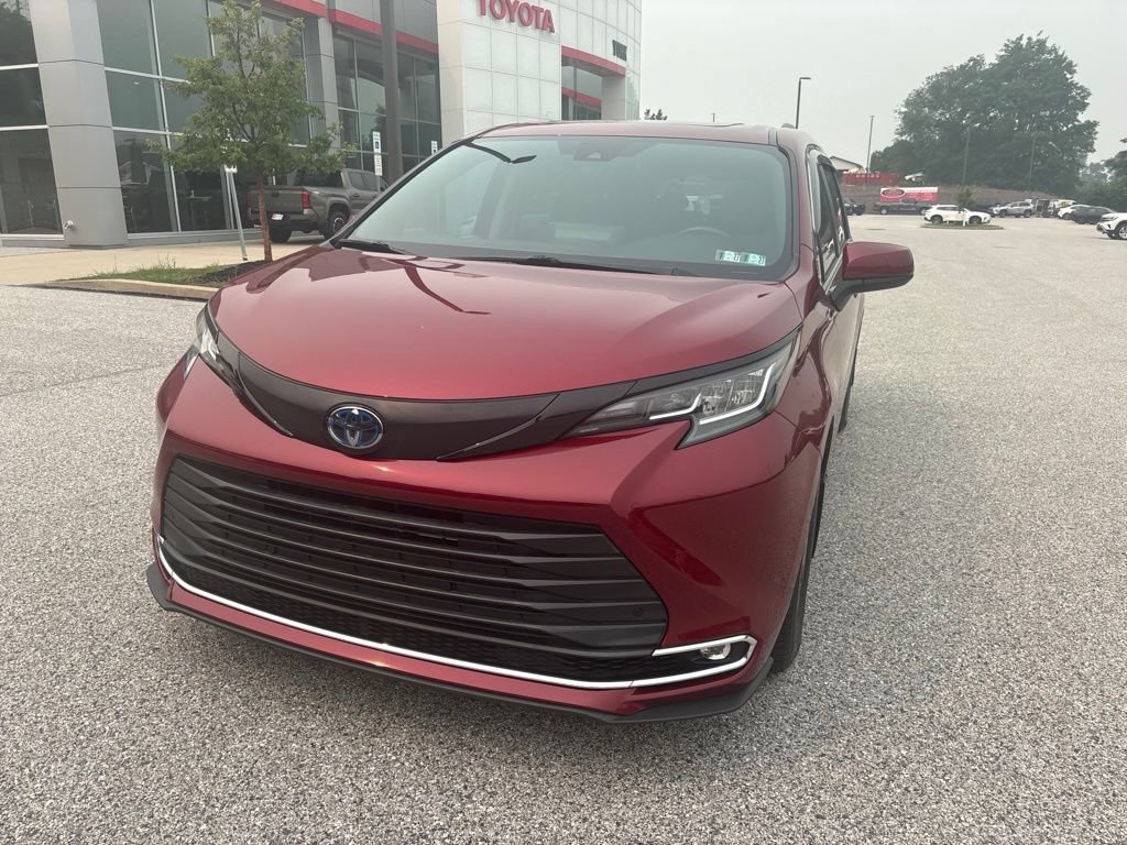 Used 2021 Toyota Sienna XLE FWD image 15