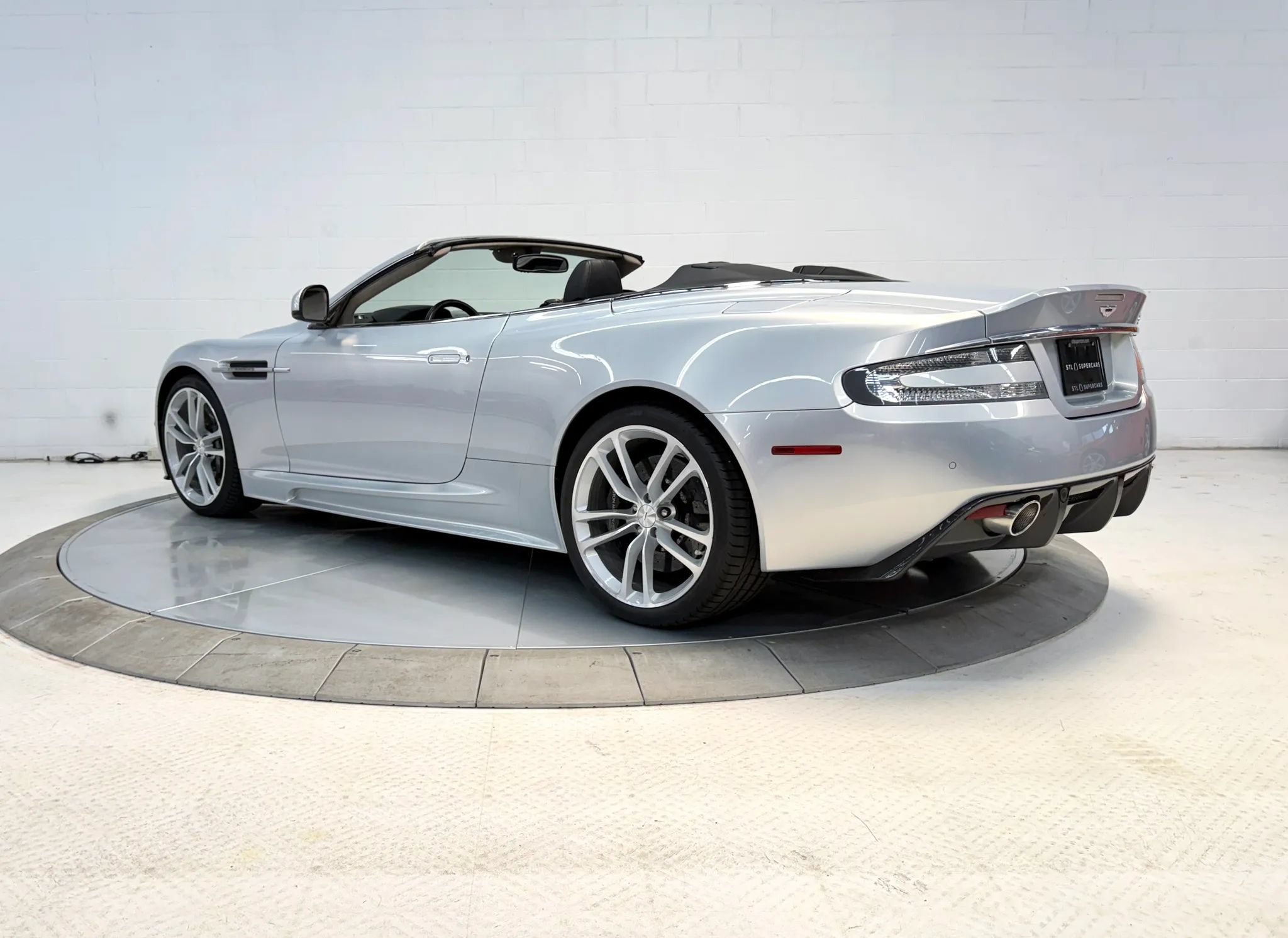 Used 2012 Aston Martin DBS Volante RWD image 10